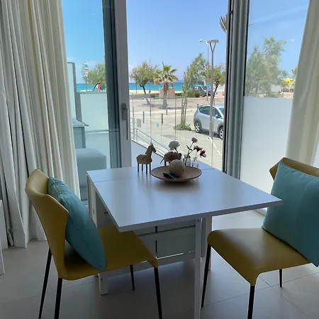 The Hype Beachhouse Aparthotel 2*