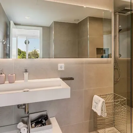 Aparthotel The Hype Beachhouse 2*